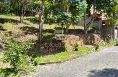 Ótimo terreno localizado 700 metros do centro cônego, medindo total 816 m2