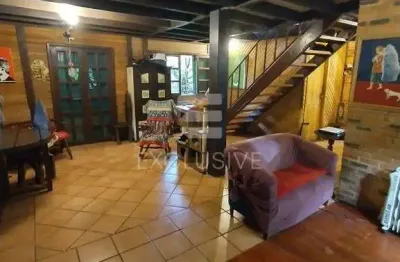 Casa com 4 dormitórios à venda, 245 m² por r$ 620.000 - cascatinha - nova friburgo/rj