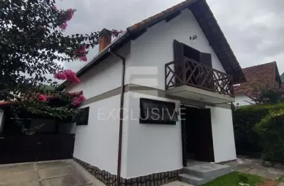 Casa com 3 dormitórios à venda, 98 m² por R$ 680.000 - Cônego - Nova Friburgo - RJ