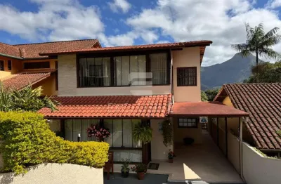Excelente casa no Sitio São Luiz R$ 850.000,00 - Nova Friburgo