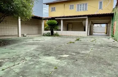 Excelente casa para clinica ou escritorio, com varios comodos ,proximo a avenida central em laranjeiras na serra-es.