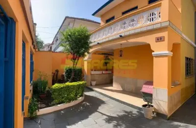 Sobrado, 326m² área total e 180m² área construída por r$ 10.600,00 locação e r$ 1.500.000,00 venda