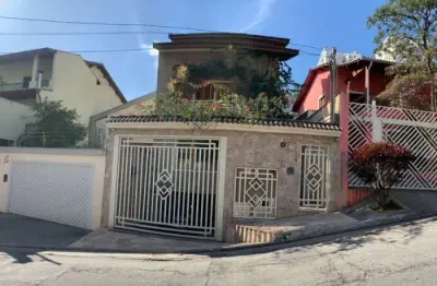 Casa de alto padrão à venda no conj. res. santa terezinha