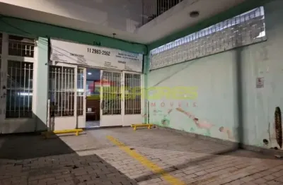 Casa comercial para alugar na Rua Tanque Velho, 184, Vila Nivi, São Paulo