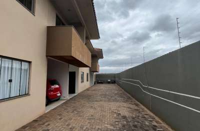 Alugo sobrado em cascavel- bairro universitário suíte + 2 quartos
