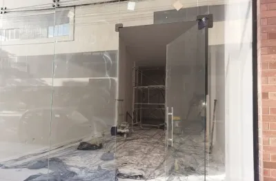 Ótima sala para locação anual no bairro nações com 113 m² e opção de mezanino
