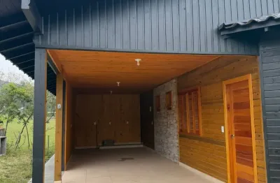 Linda casa de madeira na região de urubici. casa nova semi mobiliada