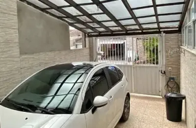 Ótimo sobrado com 80 m² no Bairro Santa Regina em Camboriú em local livre de enchente