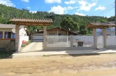 OPORTUNIDADE ÚNICA! CASA SOZINHA NO TERRENO A POUCOS MINUTOS DO Beto Carrero World