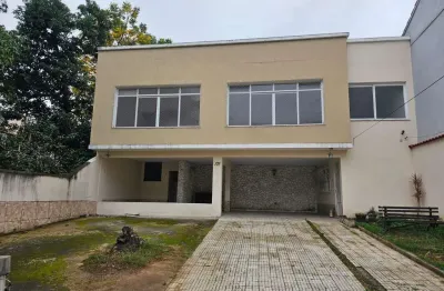 Casa com 4 quartos à venda no Jardim Amália, Volta Redonda 