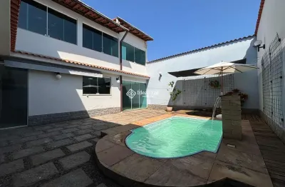 Casa duplex com psicina e sauna no bairro vista verde - volta redonda/rj