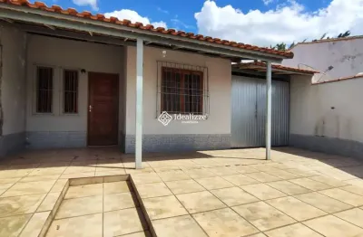 Casa linear de 2 quartos e 2 vagas a venda no bairro vila rica em volta redonda