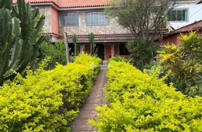 Casa à venda com 08 quartos sendo 02 suítes no retiro - volta redonda/rj