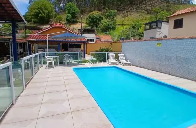 Casa Linear com Área de Lazer Completa à Venda – Vargem Alegre - Pirai