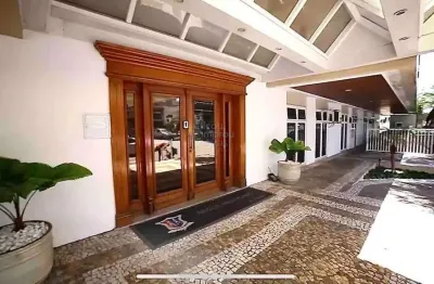 Alugo flat 2 quartos com servicos incluso  .... 1 vaga de garagem  portaria 24 horaas