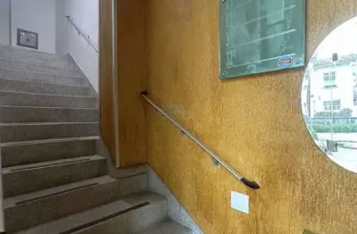 Sala comercial para alugar na Rua da Constituição, 541, Vila Mathias, Santos