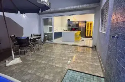 Vende-se excelente casa no condomínio vainice andrade