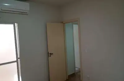 Apartamento com 2 quartos à venda na rua andré dominicci, olinda, uberaba, 55 m2 por r$ 240.000