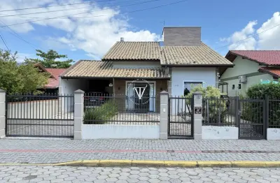 Casa com 4 quartos à venda na Rua Diamantino, Zimbros, Bombinhas