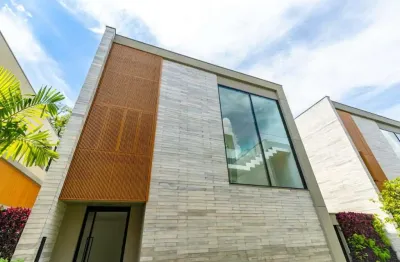 Casa em condomínio para venda com 3 quartos, sendo 3 suítes, 620m²