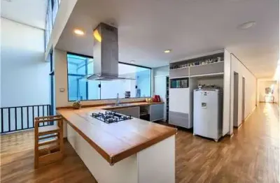 Casa tipo para venda em vila anglo brasileira com 6 quartos, sendo 1 suíte, 370m²