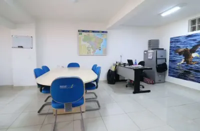 Casa comercial à venda na Avenida Jurubatuba, 156, Vila Cordeiro, São Paulo