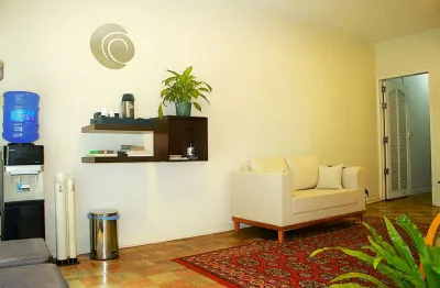 Casa comercial à venda na Rua Havaí, 62, Sumaré, São Paulo