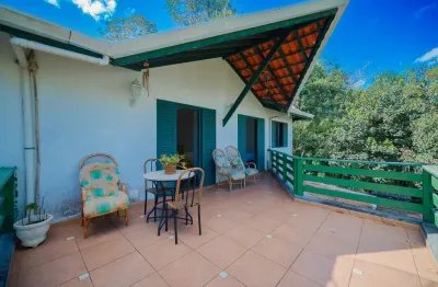 Casa de vila para venda em jardim sabiá com 3 quartos, sendo 3 suítes, 270m²
