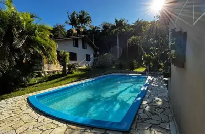 Casa com vista mar e 12 hectares em meio à natureza - vila da glória