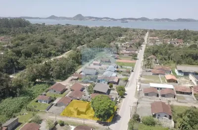 Casa com terreno amplo 510m2  na vila da gloria em sao francisco do sul santa catarina