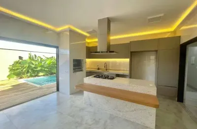 Casa à venda em rio verde - go com churrasqueira, 3 suítes, espaço amplo e piscina privativa