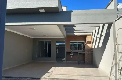 Casa à venda com espaço amplo, área gourmet com churrasqueira e 3 quartos em rio verde - go
