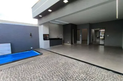 Casa à venda com churrasqueira, piscina, armários e espaço amplo em rio verde - go