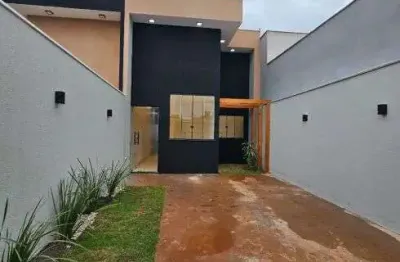 Casa á venda com cômodos aconchegantes, garagem coberta e 2 quartos em rio verde - go