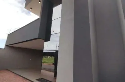 Casa à venda com espaço amplo, churrasqueira, psicina e armários embutidos em rio verde - go