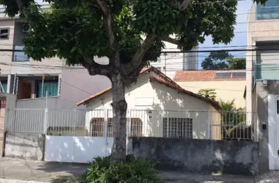 Excelente imovel para a proveitamento da casa ou do terreno! ótima localização.