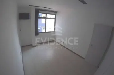 Sala comercial com 30 m², sol da manhã, ambiente iluminado e aconchegante.