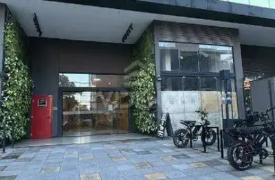Vende-se loja comercial com localização privilegiada na enseada do suá.