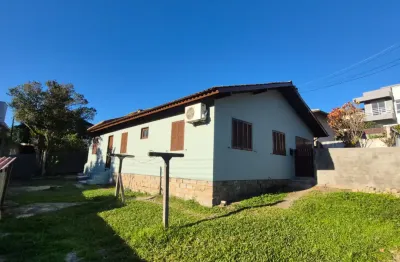 Casa de 3 dormitórios e 2 banheiros no rio tavares em florianópolis sc - aluguel anual