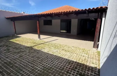 Casa com 4 quartos 3 suítes no alto umuarama à venda