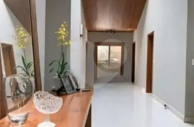 Casa à venda com 5 quartos, sendo 4 suítes,  em aldeia da serra, itapevi - sp
