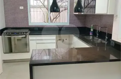 Sobrado à venda com 3 quartos, sendo 3 suítes,  em Planalto Paulista, São Paulo, SP