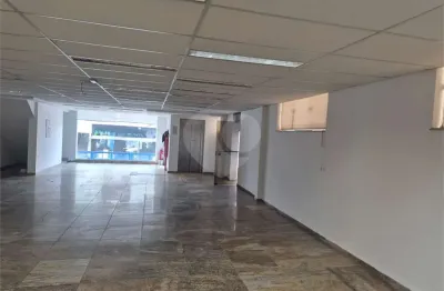 Prédio com 3 salas para alugar na Rua Duarte de Azevedo, Santana, São Paulo