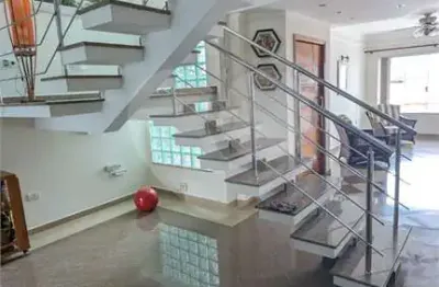 Sobrado à venda com 4 quartos, sendo 4 suítes,  em mirandópolis, são paulo - sp