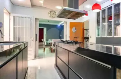 Sobrado à venda com 4 quartos, sendo 2 suítes,  em vila madalena, são paulo - sp