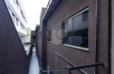 Prédio com 6 salas à venda na Rua Dronsfield, Lapa, São Paulo
