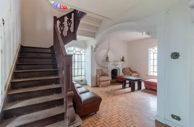 Casa à venda na Praça Buritama, Jardim América, São Paulo