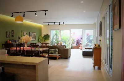 Casa à venda com 6 quartos, sendo 4 suítes,  em saúde, são paulo - sp