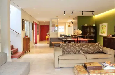 Casa à venda com 6 quartos, sendo 4 suítes,  em Saúde, São Paulo, SP