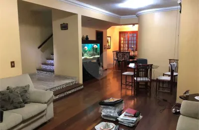 Sobrado à venda com 3 quartos, sendo 3 suítes,  em saúde, são paulo - sp